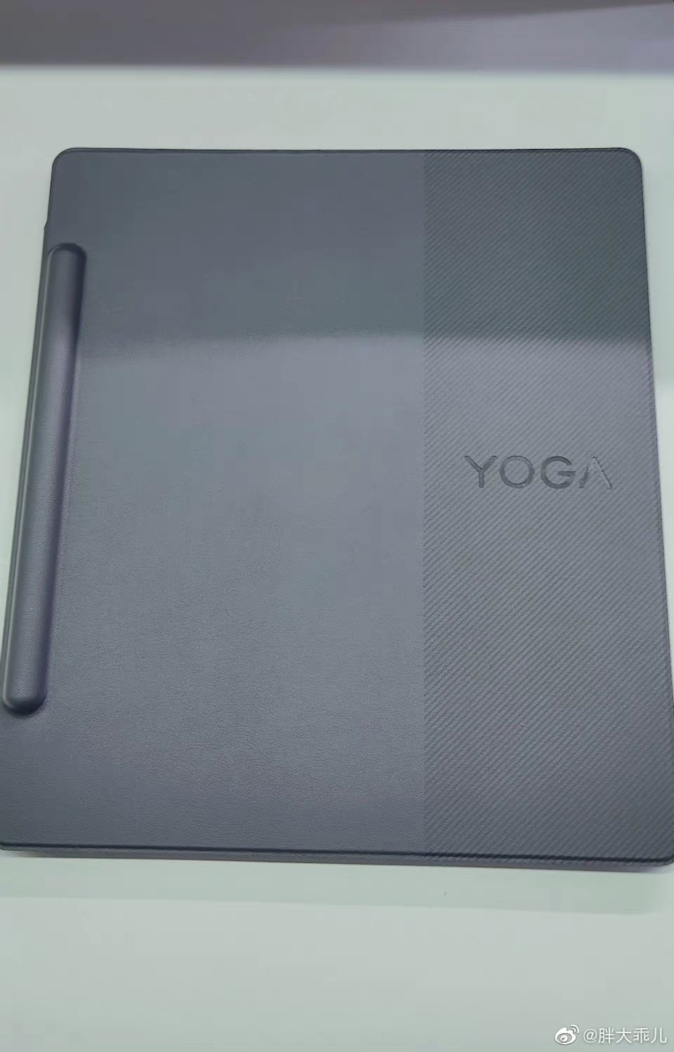 Mặt lưng của YOGA Paper
