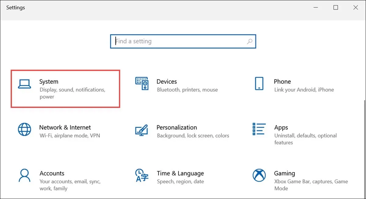 Cài đặt hệ thống Windows 10 được highlight trong cửa sổ Settings